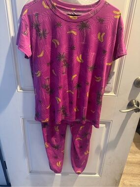 Joyspun, Women's Tropical Palm & Banana Print Tee - Pink pajamas 2 piece set